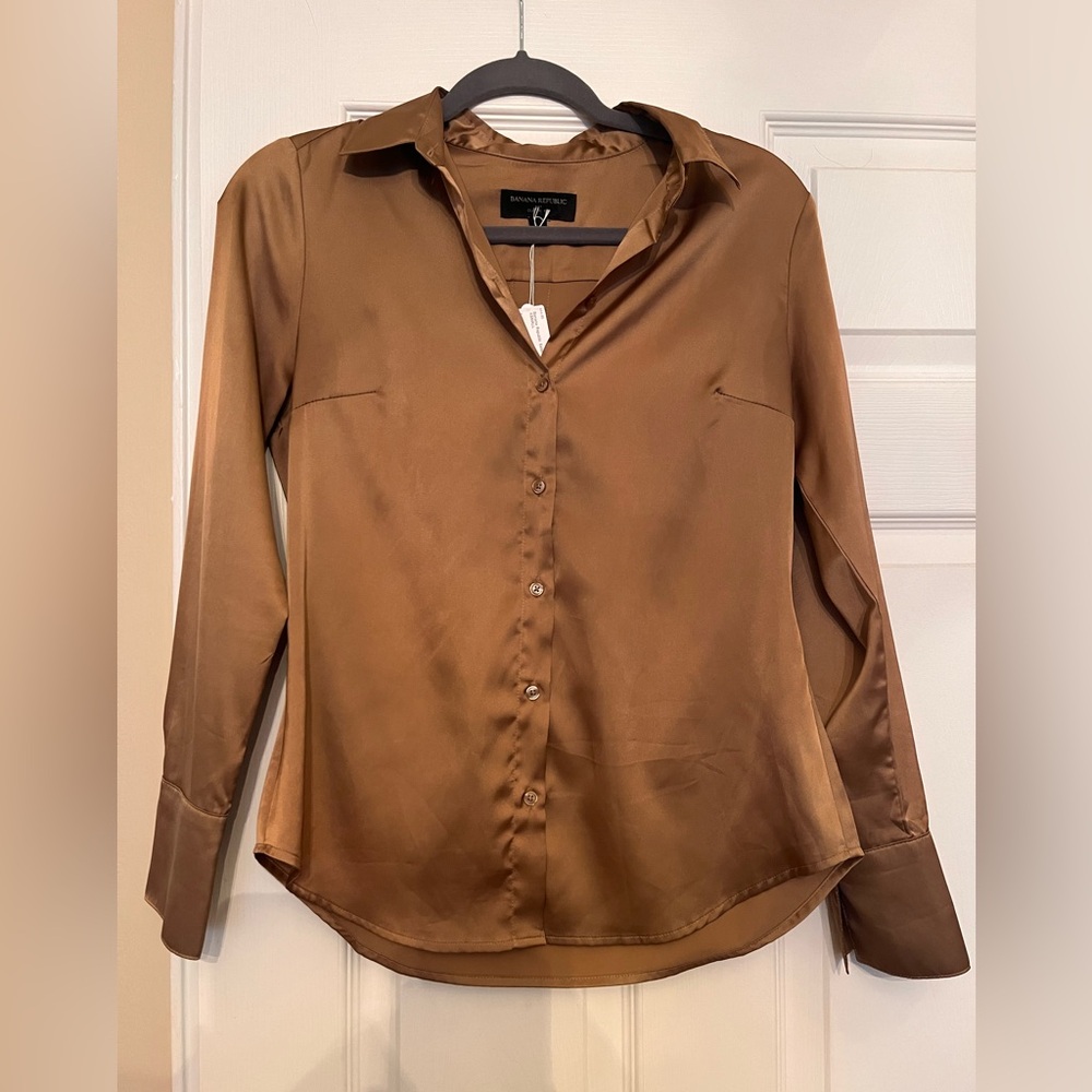 Elegant Brown Women's Button-Up Blouse
